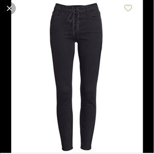 Mother looker lace up